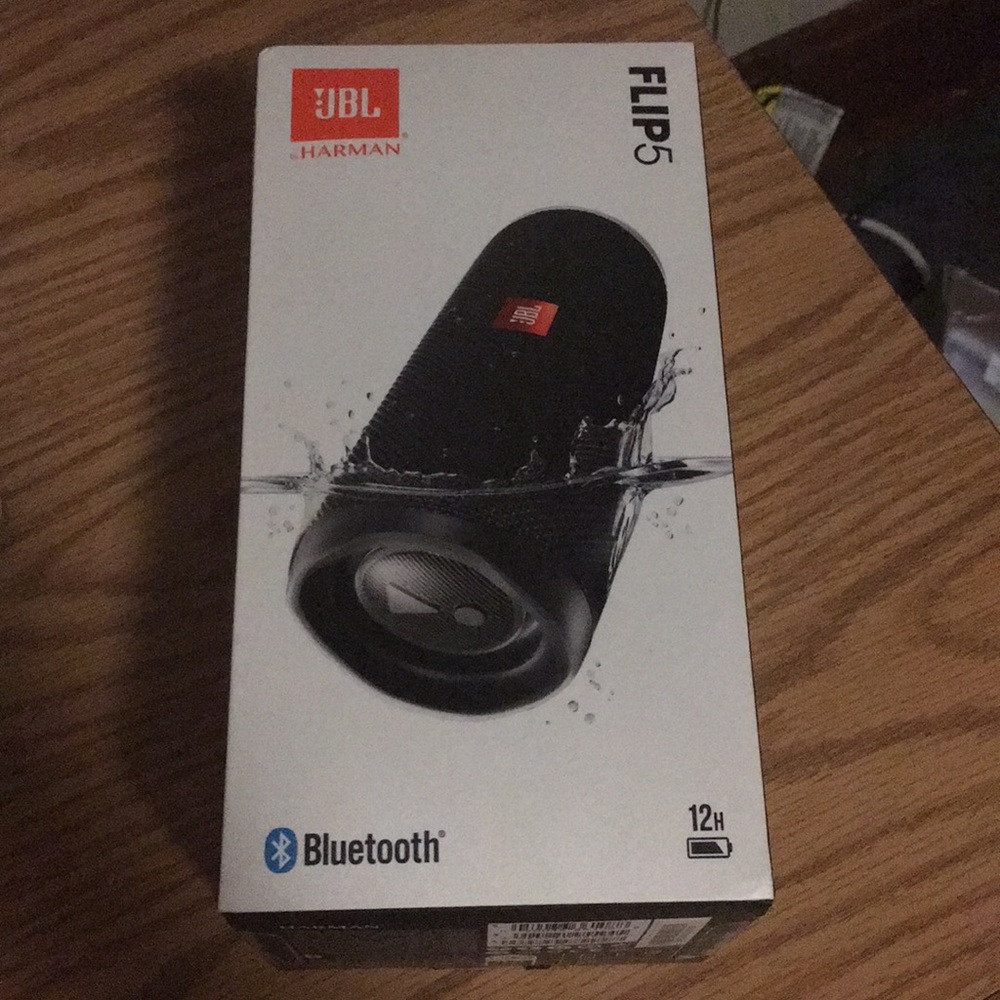 JBL Flip 5 waterproof Bluetooth Speaker